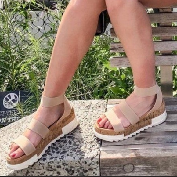 White & Cork Platform Sandal - Picture 4 of 6